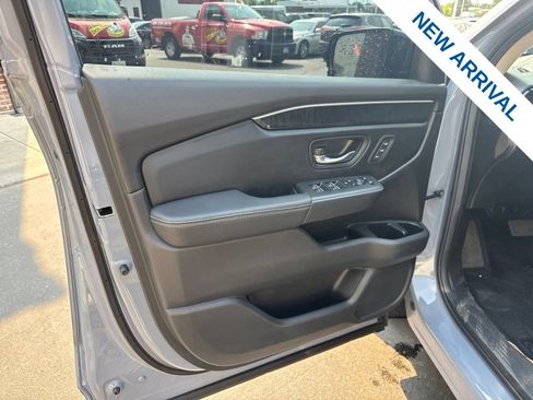 Used 2025 Honda Pilot Elite image 20