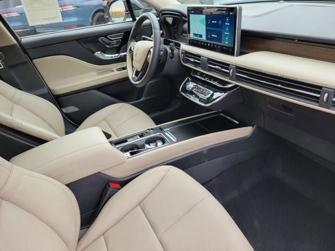 New 2026 Lincoln Corsair Reserve image 23