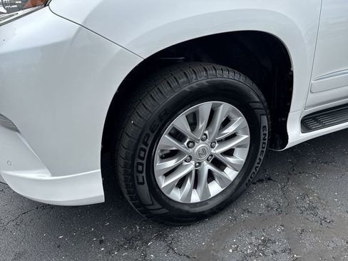 Used 2017 Lexus GX 460 Premium w/ Premium Package AWD/4WD image 8