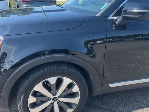 Used 2022 Kia Telluride S AWD/4WD image 2