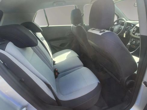 Used 2019 Chevrolet Trax LS FWD image 14