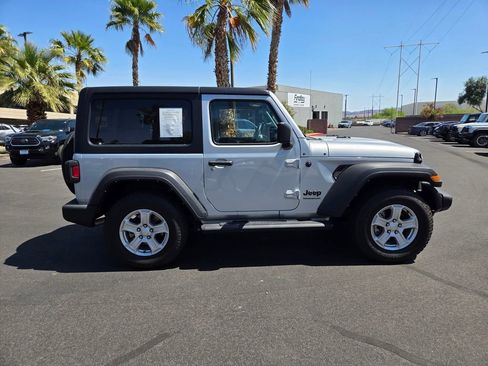 Used 2022 Jeep Wrangler Sport AWD/4WD image 7