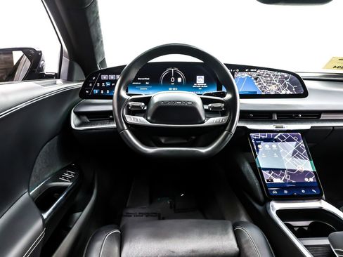 Used 2024 Lucid Air Touring image 5