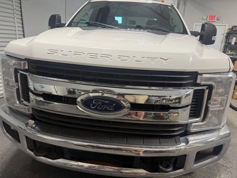 Used 2017 Ford F350 XLT AWD/4WD image 3