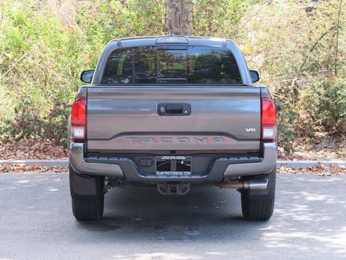 Used 2018 Toyota Tacoma TRD Sport RWD image 9