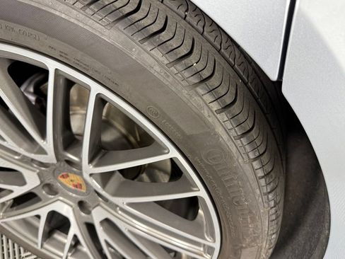 Certified 2024 Porsche Panamera 4 AWD/4WD image 20