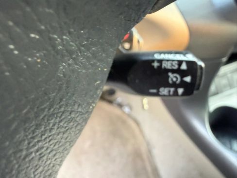 Used 2012 Toyota RAV4 4WD w/ Upgrade Value Pkg image 35