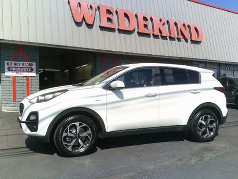 Used 2021 Kia Sportage LX AWD/4WD image 3