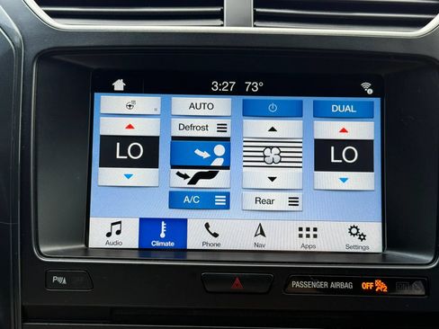 Used 2018 Ford Explorer XLT w/ Equipment Group 202A AWD/4WD image 36