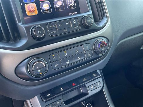 Used 2017 Chevrolet Colorado Z71 image 33