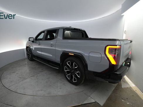 Used 2024 GMC Sierra EV Denali AWD/4WD image 3