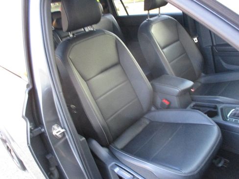 Used 2021 Volkswagen Tiguan SE R-Line image 88