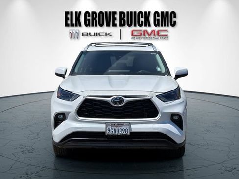Used 2023 Toyota Highlander XLE FWD image 9