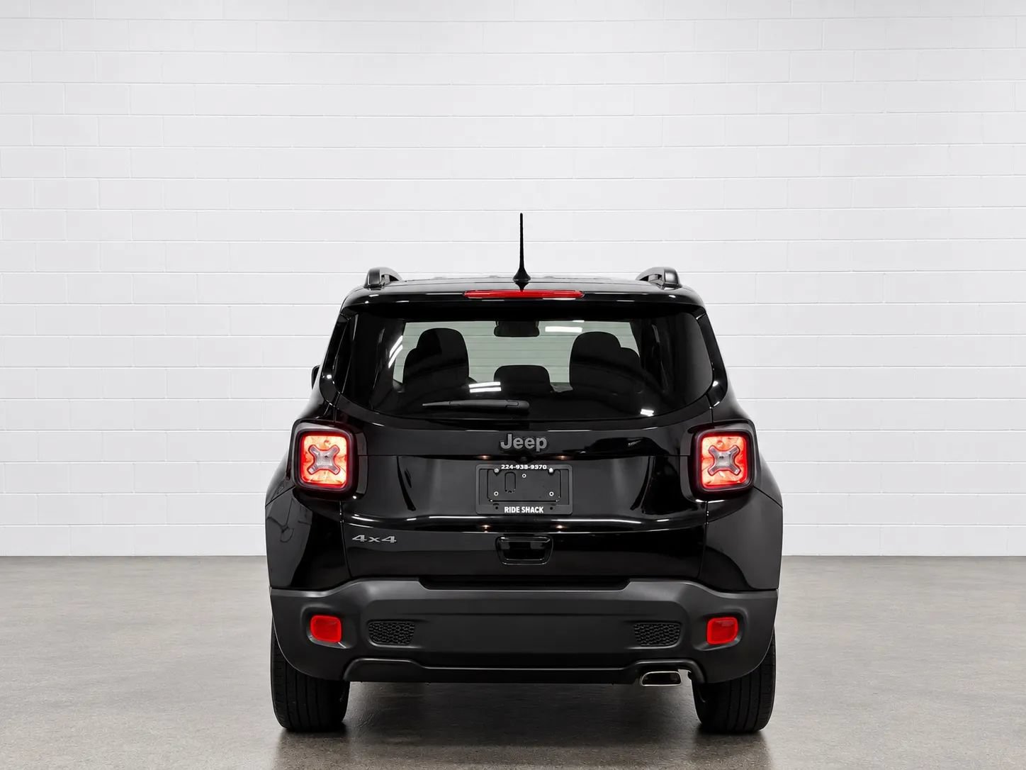Used 2021 Jeep Renegade Latitude AWD/4WD image 4