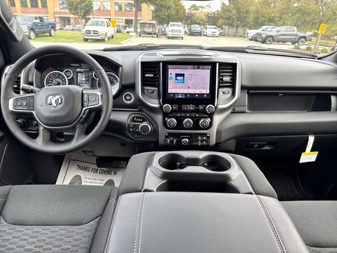 Used 2025 RAM 1500 Big Horn AWD/4WD image 17