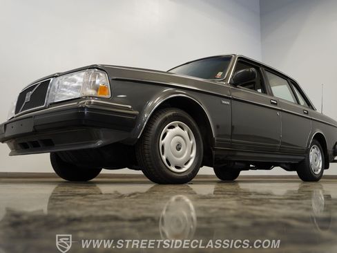 Used 1988 Volvo 240 Sedan RWD image 21