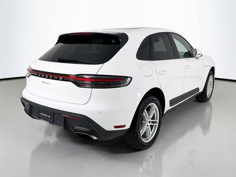 Used 2022 Porsche Macan AWD/4WD image 26