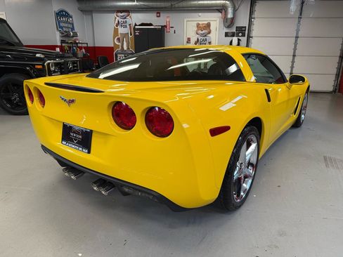 Used 2011 Chevrolet Corvette Coupe w/ 1LT RWD image 6