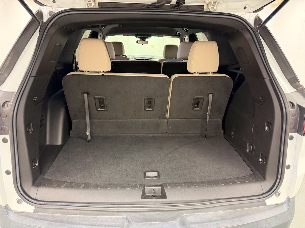 Used 2022 Chevrolet Traverse LS AWD/4WD image 5
