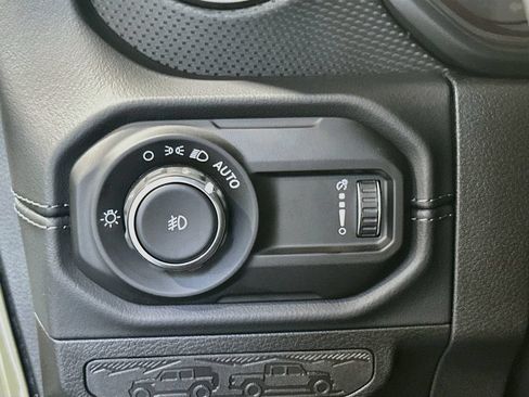 Used 2026 Jeep Wrangler Rubicon AWD/4WD image 10
