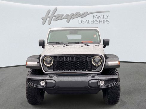 Used 2024 Jeep Wrangler Unlimited Sport AWD/4WD image 8
