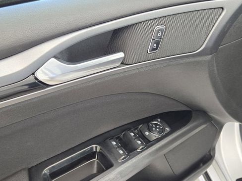 Used 2015 Ford Fusion SE w/ Equipment Group 201A image 21