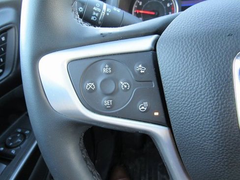 Used 2023 GMC Acadia SLT w/ Preferred Package image 12