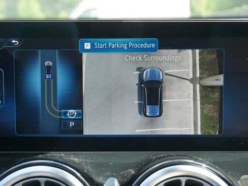 Certified 2025 Mercedes-Benz GLB 250 image 34