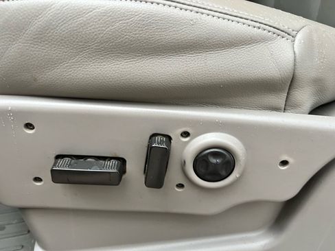 Used 2005 Chevrolet Avalanche Z66 w/ Preferred Equipment Group image 15