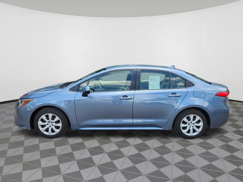 Used 2020 Toyota Corolla LE FWD image 5