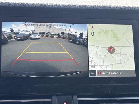 Used 2022 Kia Niro EX image 12