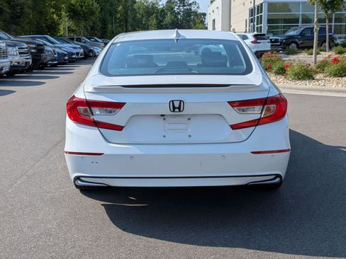 Used 2021 Honda Accord Touring image 4
