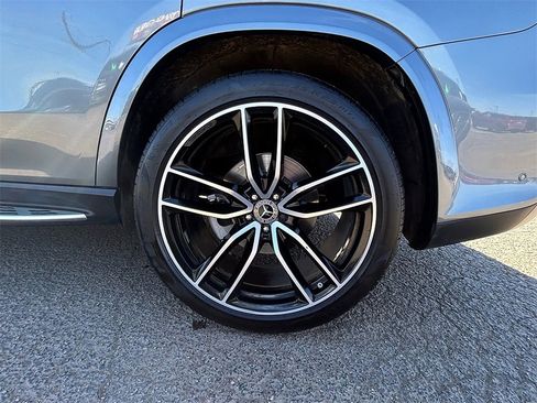 Used 2021 Mercedes-Benz GLS 580 4MATIC image 11