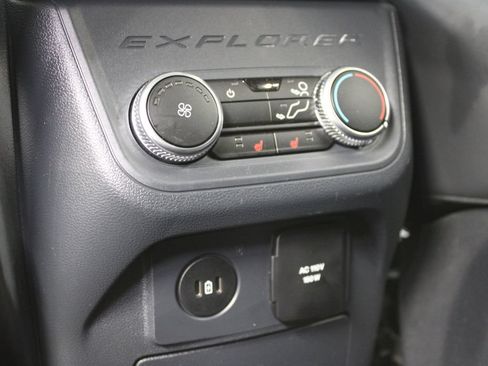 Used 2025 Ford Explorer ST AWD/4WD image 18