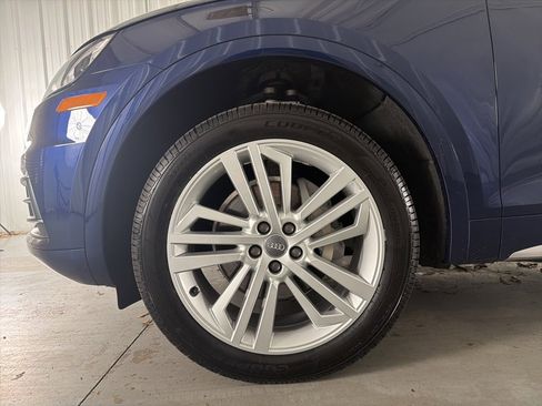 Used 2018 Audi Q5 Prestige w/ Prestige Package image 4