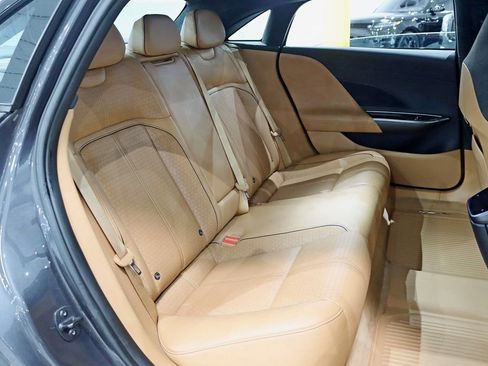 Used 2022 Lucid Air Grand Touring image 35