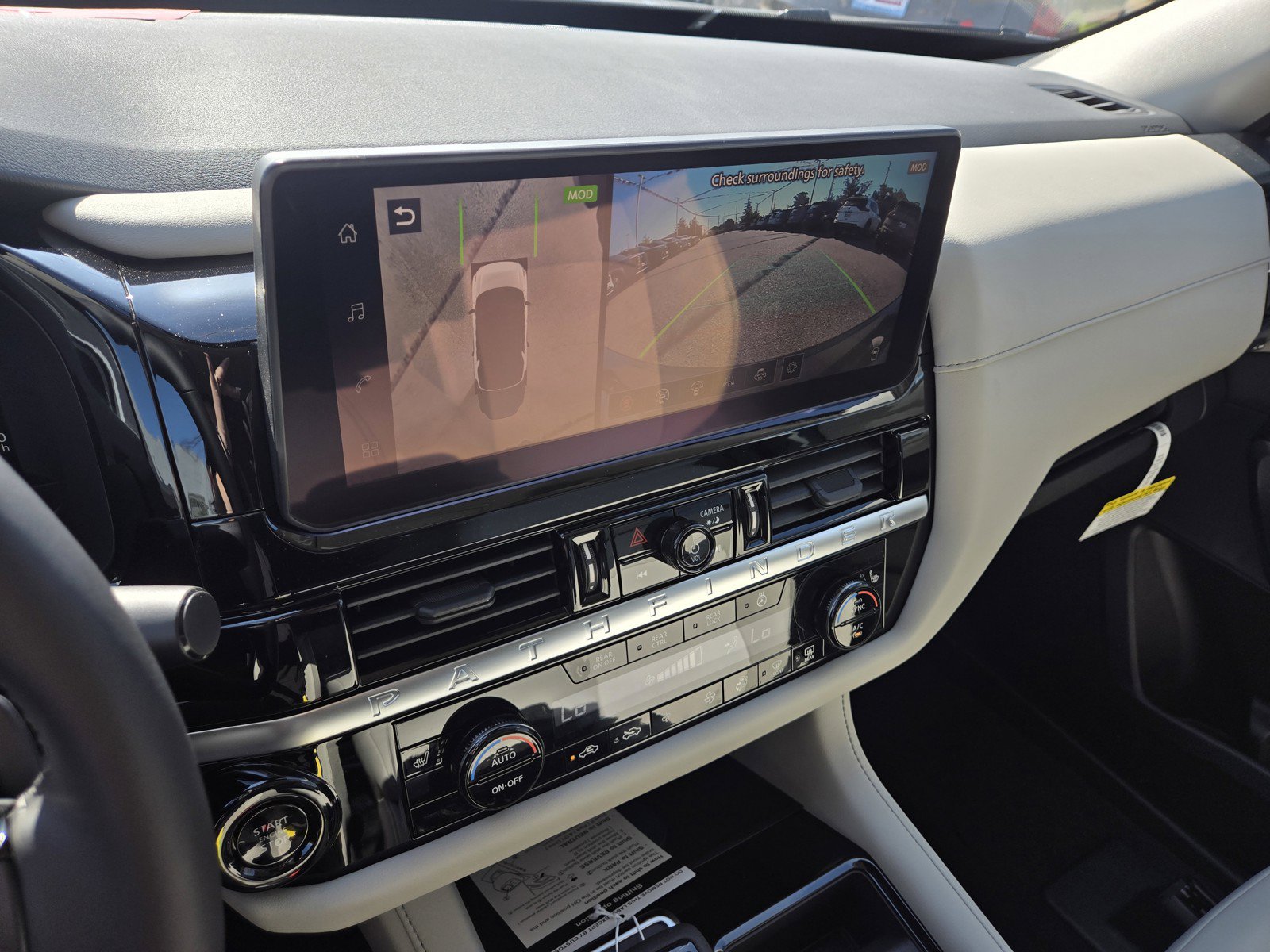 New 2026 Nissan Pathfinder SL AWD/4WD image 13