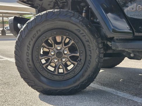 Used 2022 Jeep Wrangler Unlimited Rubicon AWD/4WD image 31