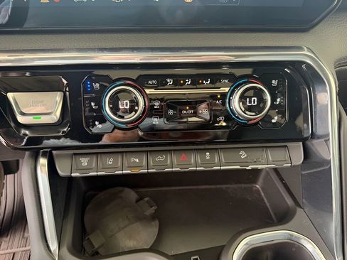 Used 2024 GMC Sierra 3500 Denali w/ Denali Reserve Package image 30