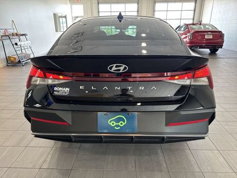 Used 2026 Hyundai Elantra Sport FWD image 5