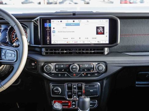 New 2026 Jeep Wrangler Unlimited Rubicon image 15