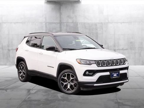 Used 2025 Jeep Compass Limited AWD/4WD image 2