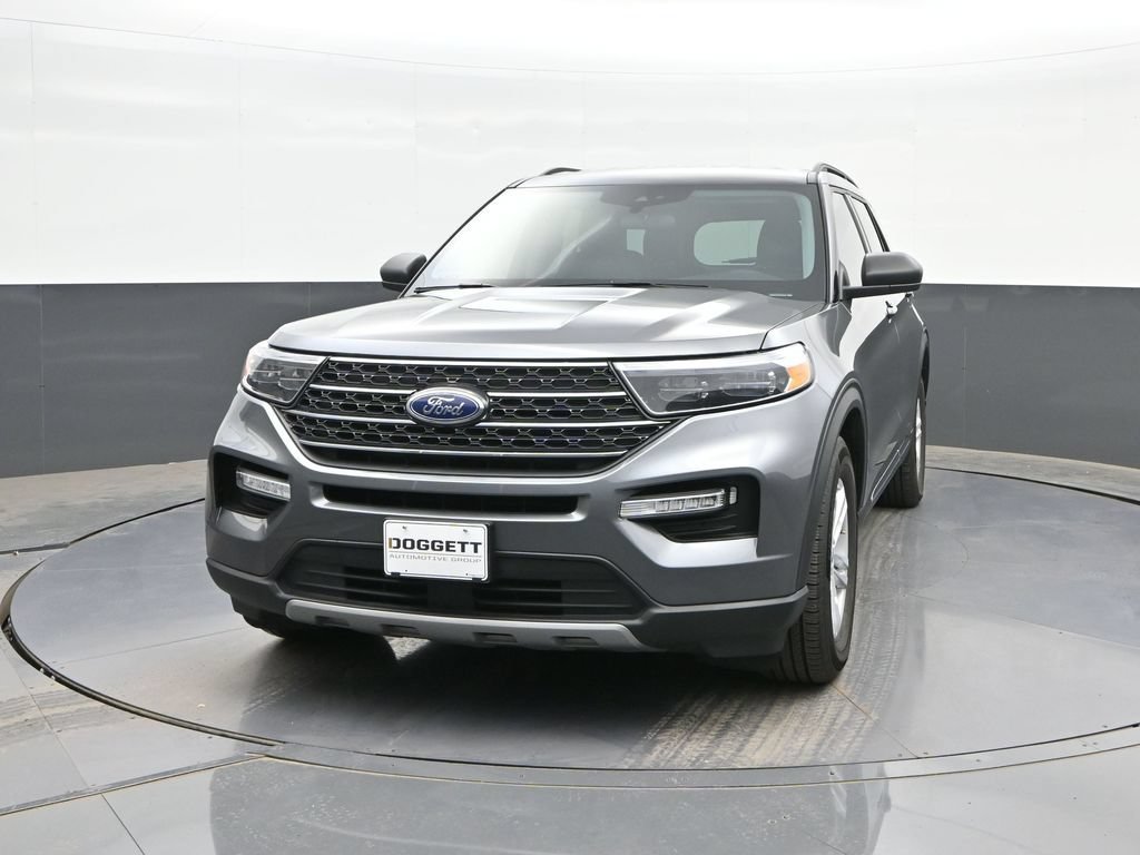 Used 2024 Ford Explorer XLT w/ Equipment Group 202A RWD image 28