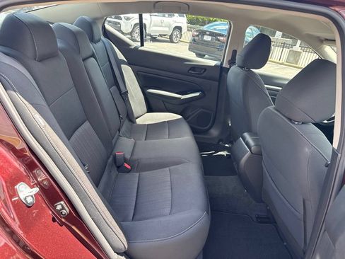 Used 2023 Nissan Altima 2.5 SV AWD/4WD image 29