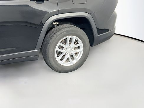 Used 2023 Jeep Grand Cherokee L Laredo AWD/4WD image 29