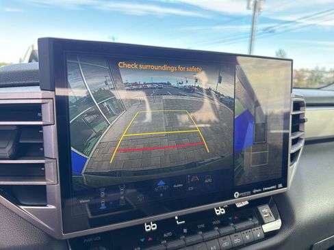 Used 2024 Toyota Tundra Limited image 24