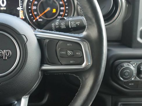 Used 2018 Jeep Wrangler Unlimited Sahara w/ Cold Weather Group AWD/4WD image 17