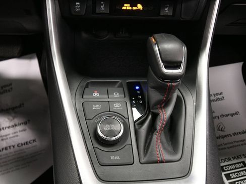 Used 2024 Toyota RAV4 SE w/ Weather & Moonroof Package AWD/4WD image 17