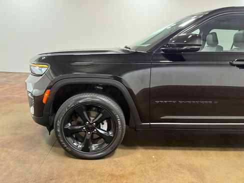 Used 2024 Jeep Grand Cherokee Altitude AWD/4WD image 38