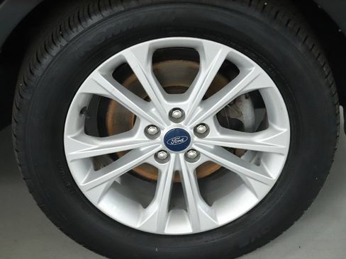 Used 2019 Ford Escape SE FWD image 10